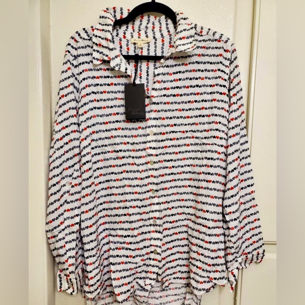 Jane & Delancey White w/ Black, Red,Grey hearts.Button down w/ adjustable sleeve